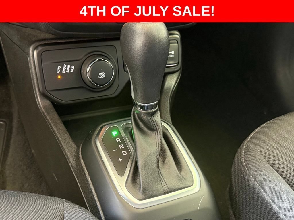 Used 2023 Jeep Renegade Latitude AWD/4WD image 20