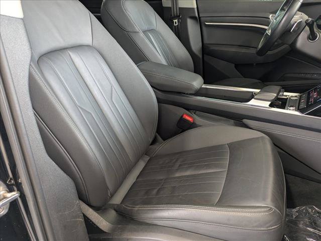 Used 2021 Audi e-tron Premium w/ Convenience Plus Package AWD/4WD image 20