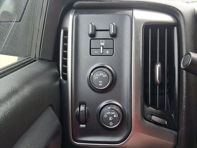 Used 2018 Chevrolet Silverado 1500 LT w/ All Star Edition AWD/4WD image 26