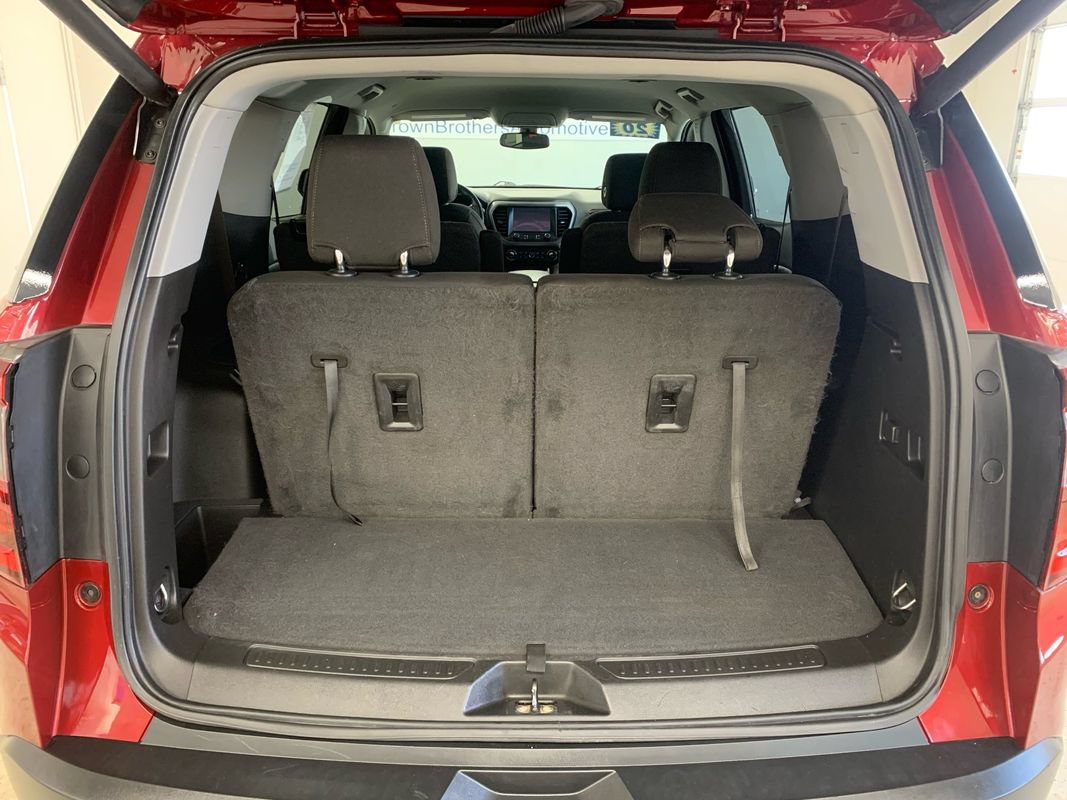 Used 2020 GMC Acadia AT4 w/ Trailering Package AWD/4WD image 6