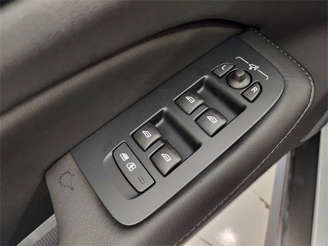 New 2026 Volvo V60 B5 Cross Country Plus w/ Protection Package Premier image 23