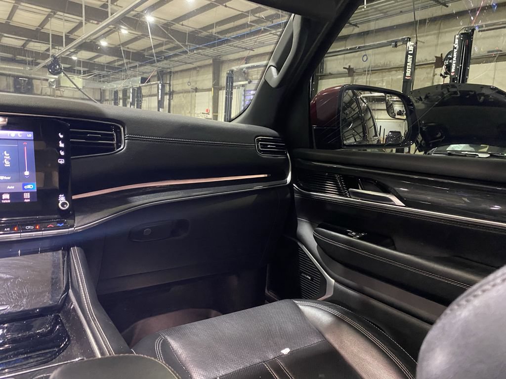 Used 2022 Jeep Wagoneer Series I w/ Premium Group I RWD image 4