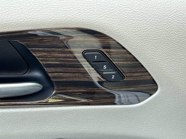 Used 2024 Chrysler Pacifica Limited image 28