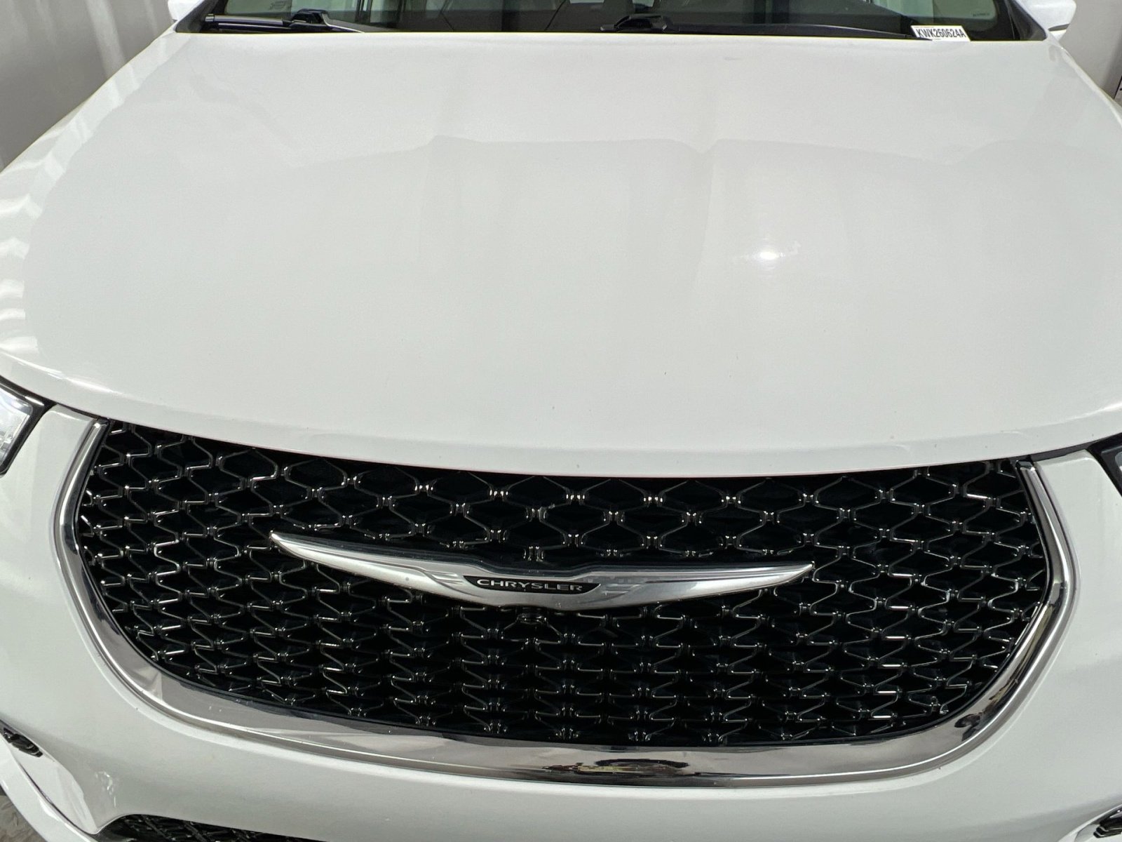 Used 2022 Chrysler Pacifica Touring-L image 10