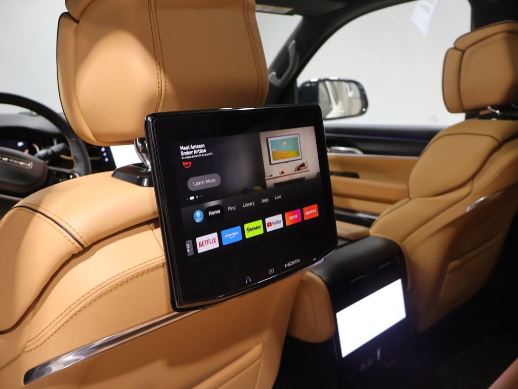 Used 2024 Jeep Grand Wagoneer Series III w/ Rear Seat Video Group 1 AWD/4WD image 19