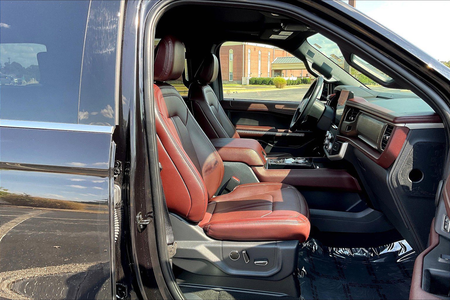 Used 2024 Ford Expedition Max Limited image 8