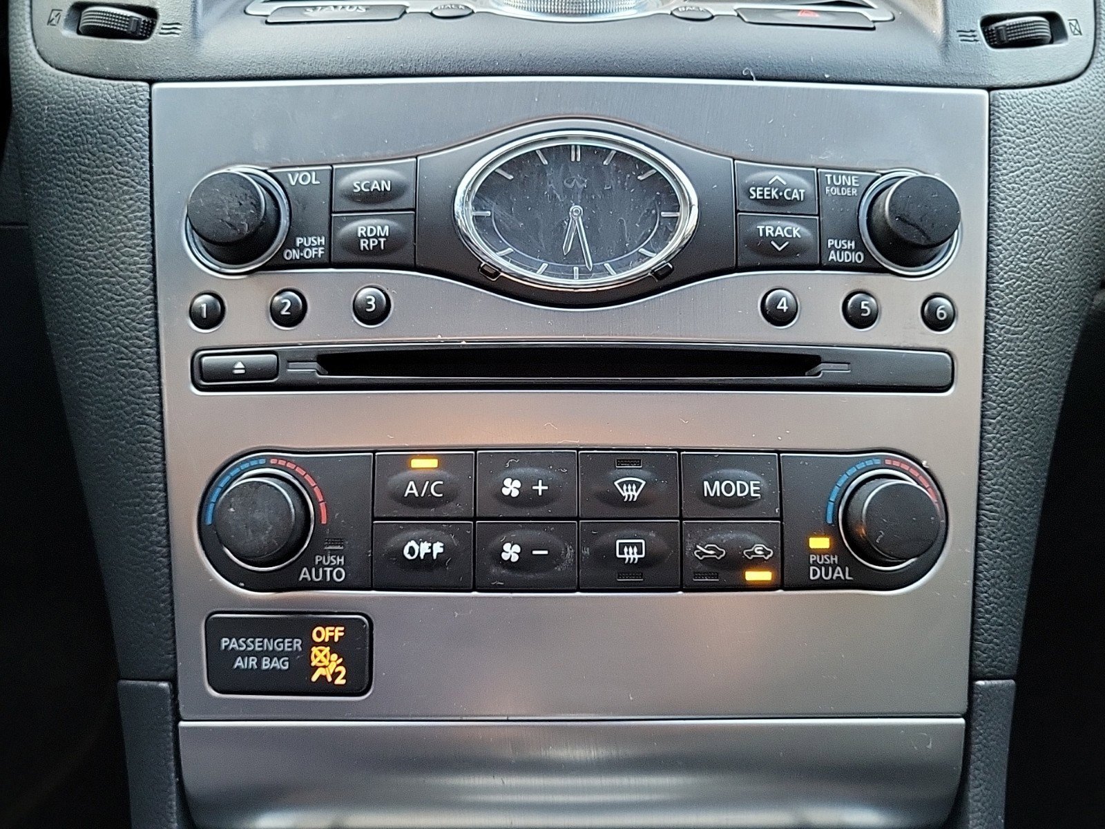 Used 2015 INFINITI Q40 w/ Moonroof Package image 25