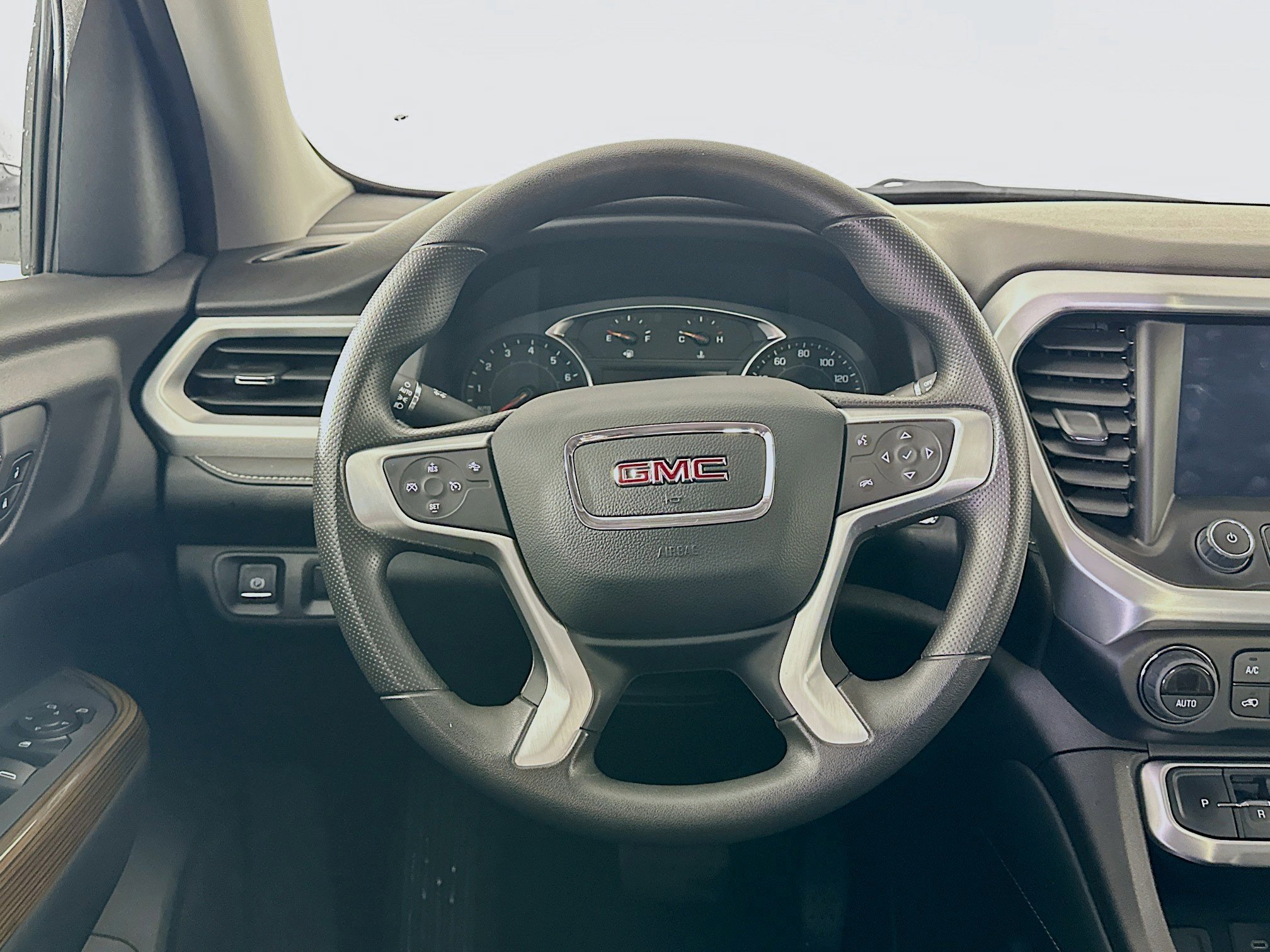 Used 2023 GMC Acadia SLE w/ Driver Convenience Package image 18