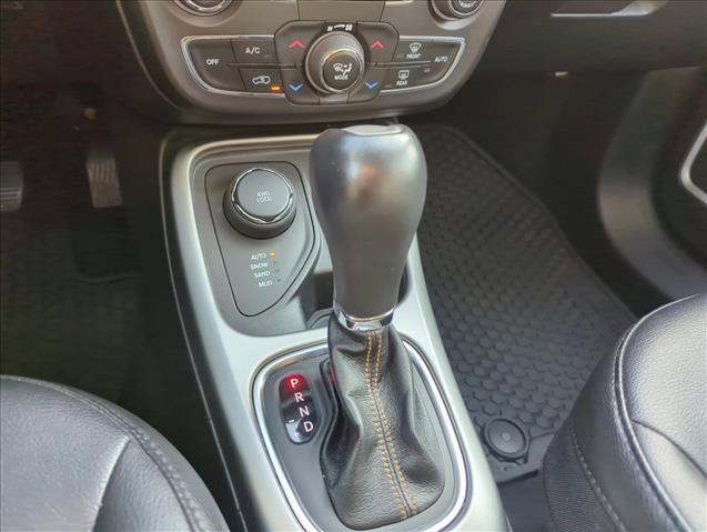 Used 2019 Jeep Compass Latitude w/ Cold Weather Group image 10