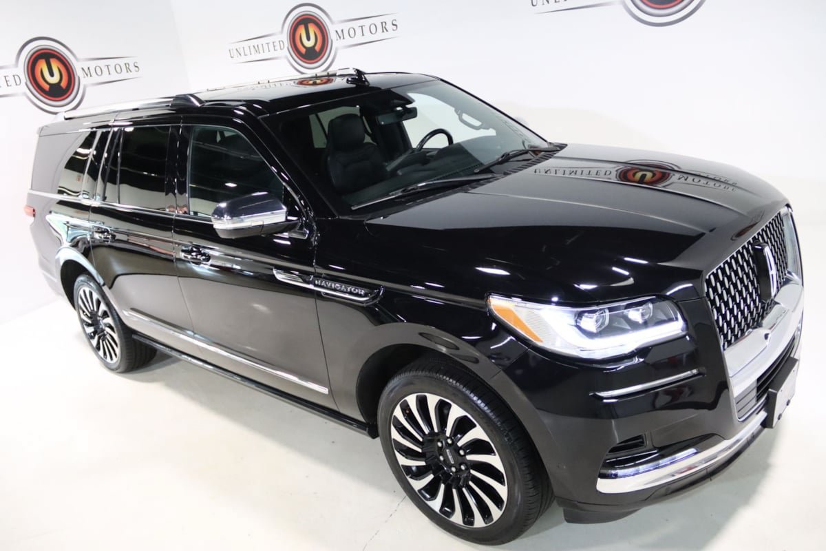 Used 2024 Lincoln Navigator L Black Label AWD/4WD image 9