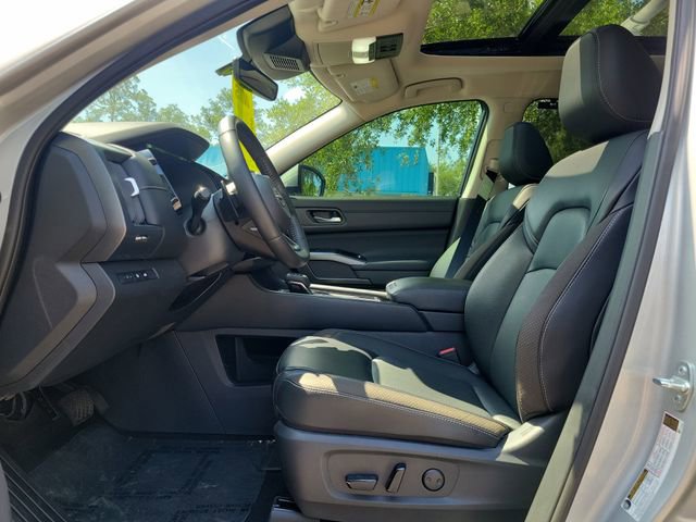 Used 2024 Nissan Pathfinder SL w/ SL Premium Package FWD image 10