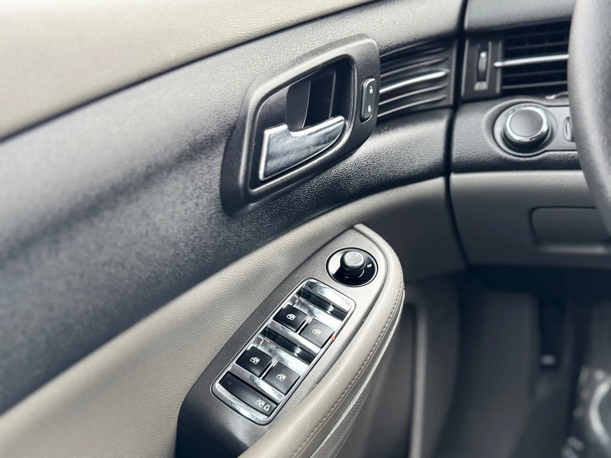 Used 2013 Chevrolet Malibu LS w/ Protection Package image 23