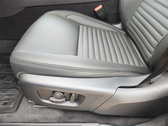 New 2025 Land Rover Discovery Sport S image 17