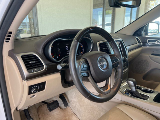 Used 2018 Jeep Grand Cherokee Overland RWD image 18