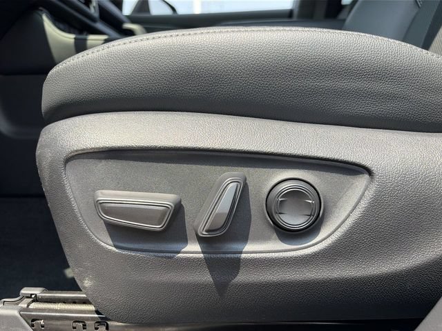 Used 2025 Toyota Grand Highlander AWD Hybrid image 21