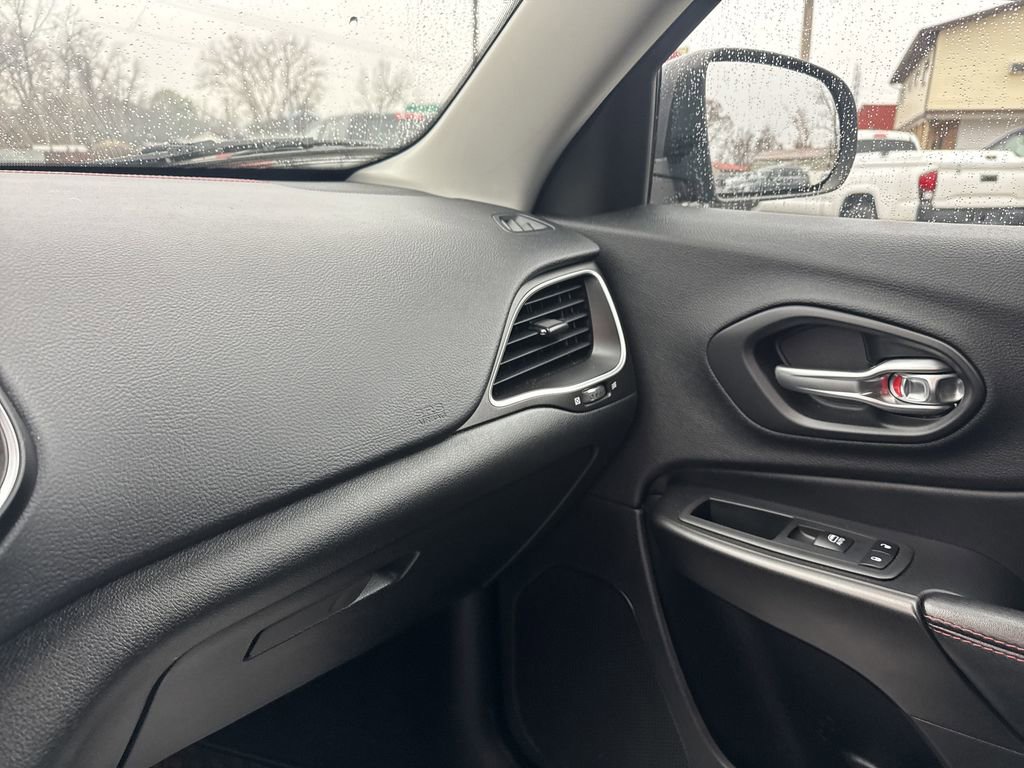 Used 2020 Jeep Cherokee Trailhawk w/ Cold Weather Group image 23