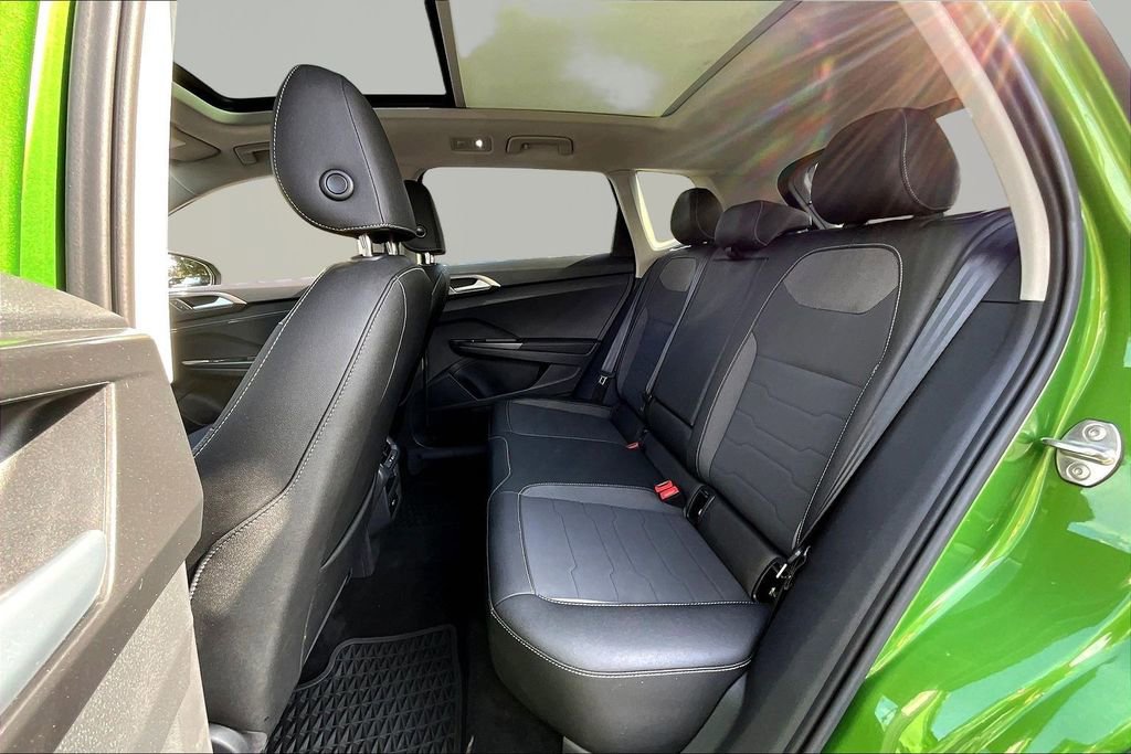 Used 2025 Volkswagen Taos SE image 20