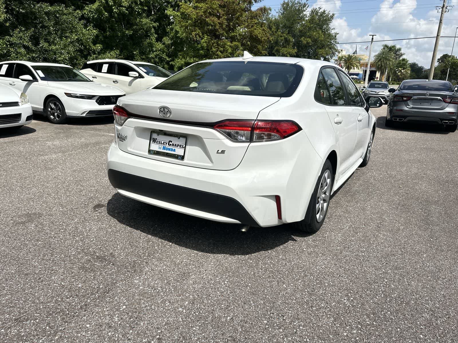 Used 2021 Toyota Corolla LE w/ Carpet Mat Package (TMS) FWD image 6