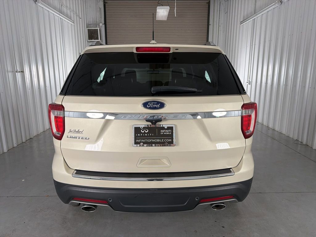 Used 2018 Ford Explorer Limited image 6