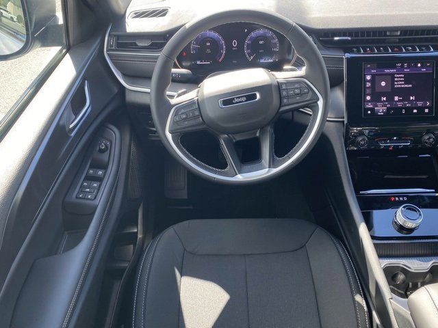 New 2025 Jeep Grand Cherokee 4WD image 36