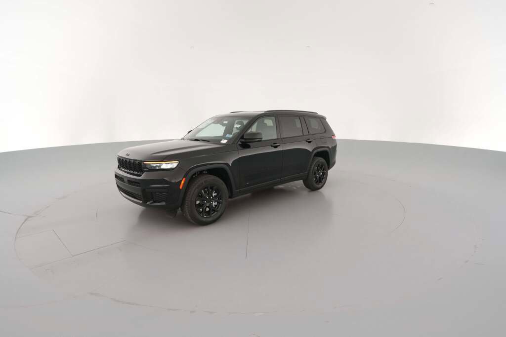New 2025 Jeep Grand Cherokee L Laredo image 4