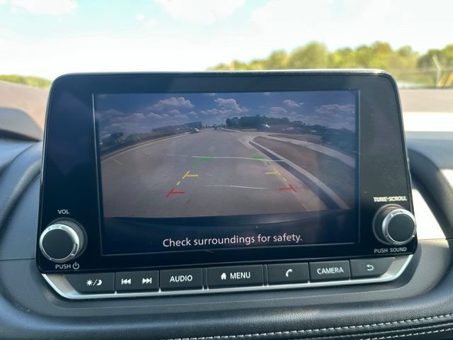 Used 2023 Nissan Rogue S AWD/4WD image 14