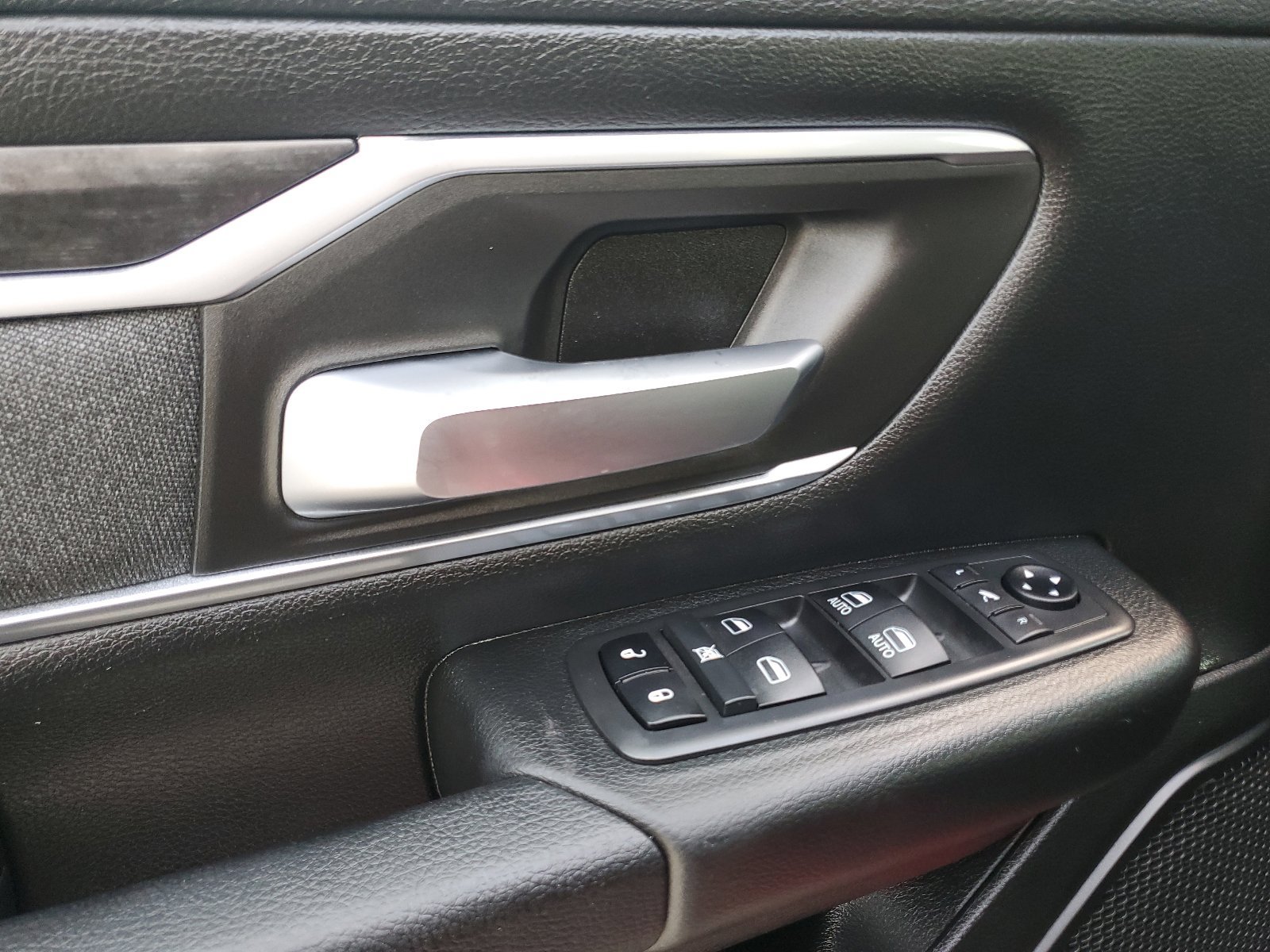 Used 2019 RAM 1500 Big Horn RWD image 14