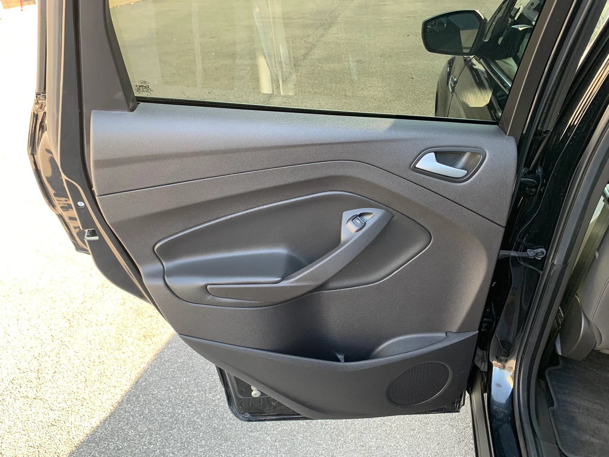 Used 2017 Ford Escape SE AWD/4WD image 25