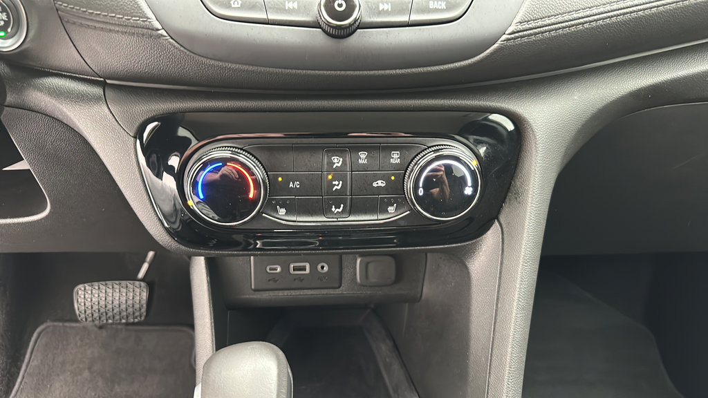 Used 2020 Buick Encore GX Preferred w/ Cold Weather Comfort Package AWD/4WD image 18