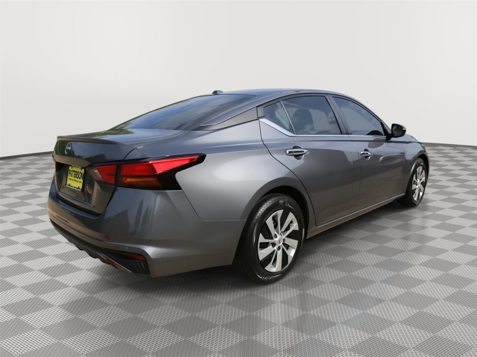 Used 2025 Nissan Altima 2.5 S FWD image 3