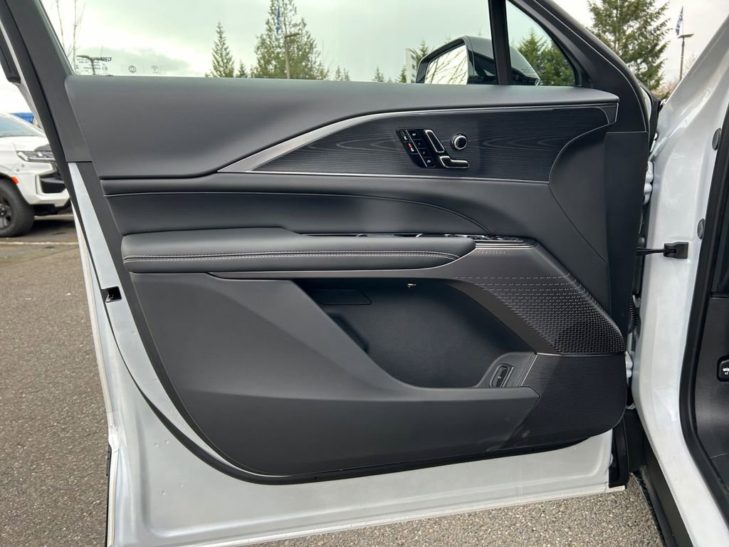 Used 2025 Cadillac Lyriq Sport image 22