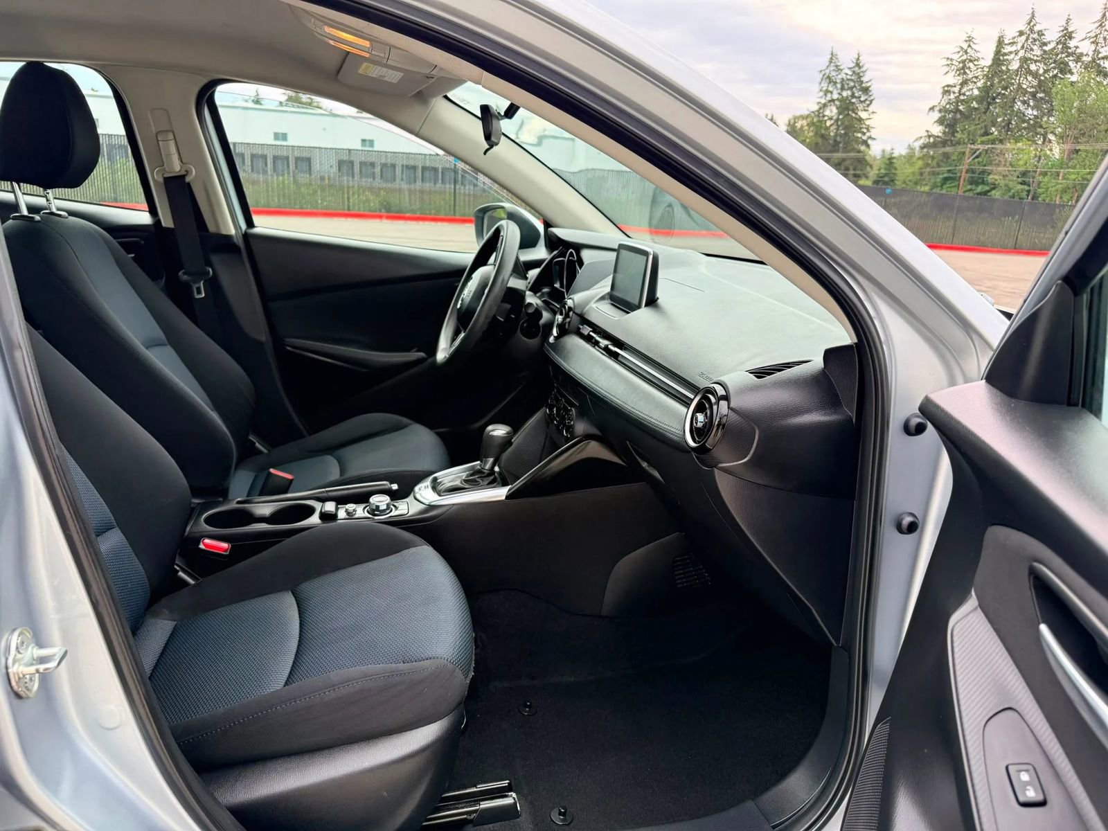 Used 2017 Toyota Yaris iA FWD image 11