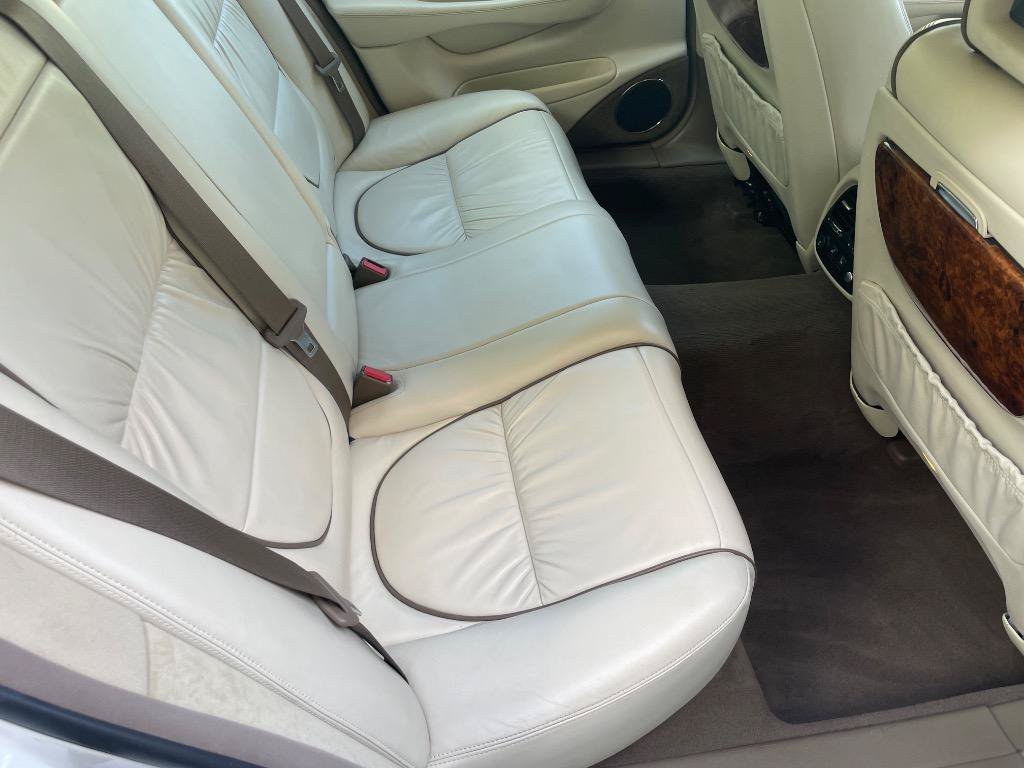Used 2005 Jaguar XJ Vanden Plas RWD image 35