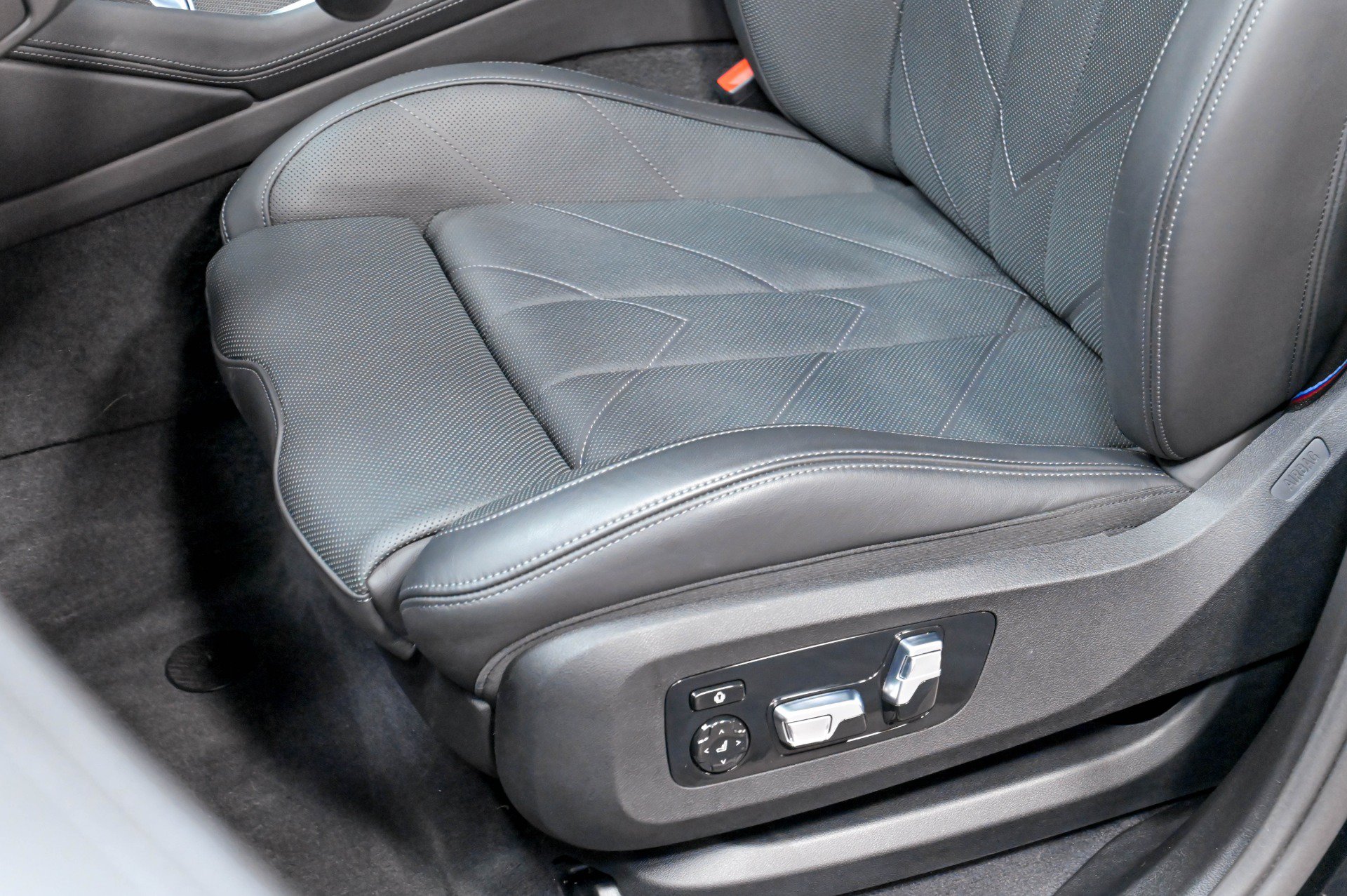Used 2023 BMW XM AWD/4WD image 7