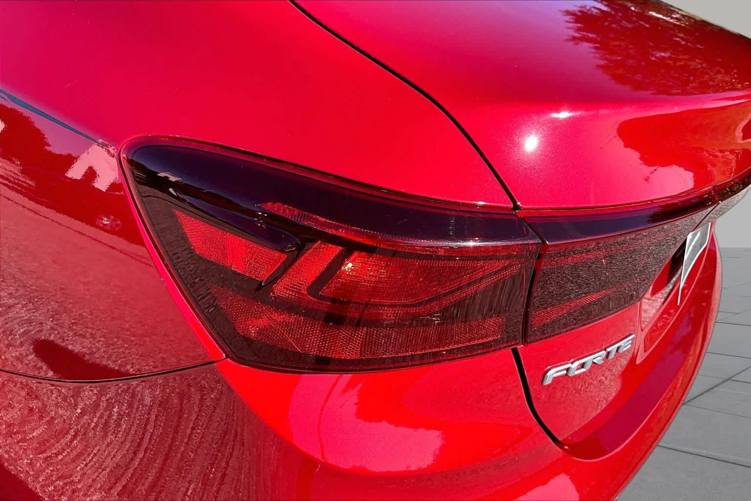 Used 2024 Kia Forte LXS w/ LXS Technology Package FWD image 28