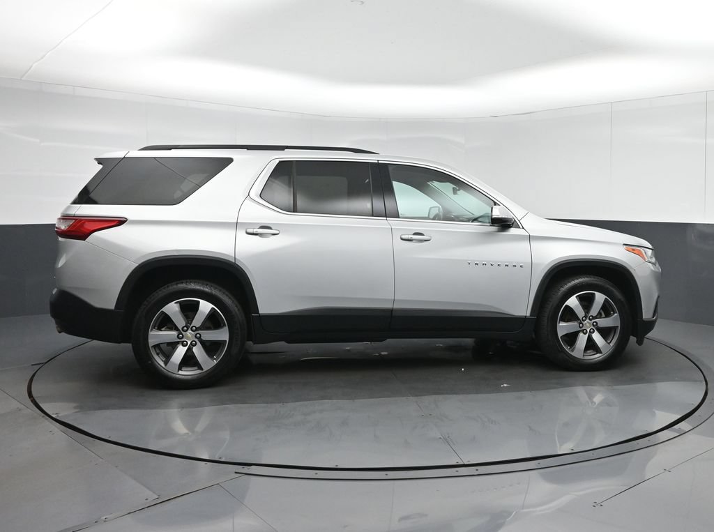 Used 2019 Chevrolet Traverse LT w/ LT Premium Package AWD/4WD image 8
