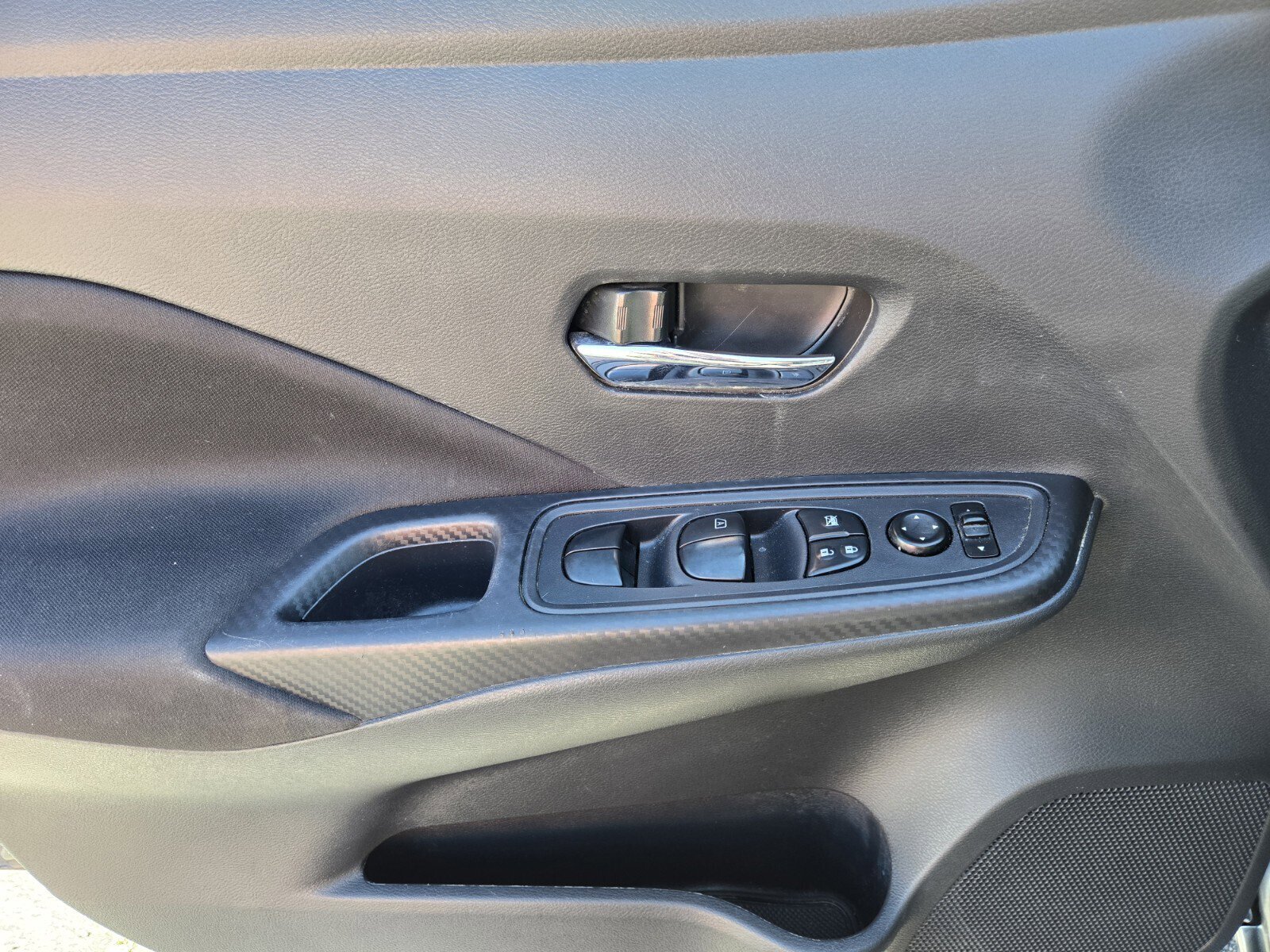 Used 2021 Nissan Versa SV image 14