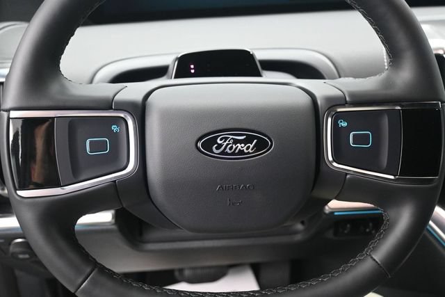 New 2026 Ford Expedition Platinum w/ Stealth Performance Package AWD/4WD image 10