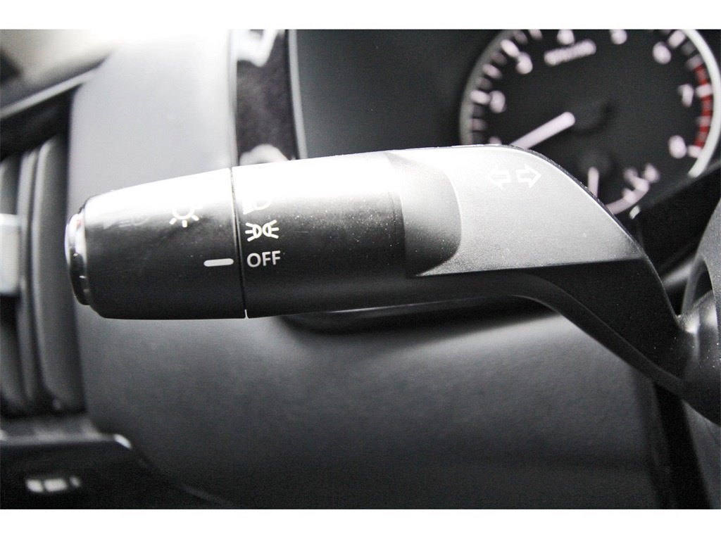 Used 2022 Nissan Pathfinder SV image 10