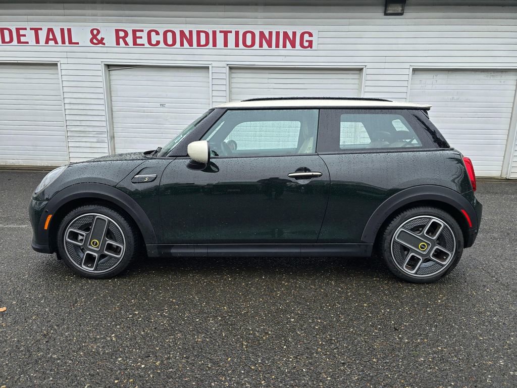 Used 2024 MINI Cooper SE w/ MINI Resolute Edition image 6