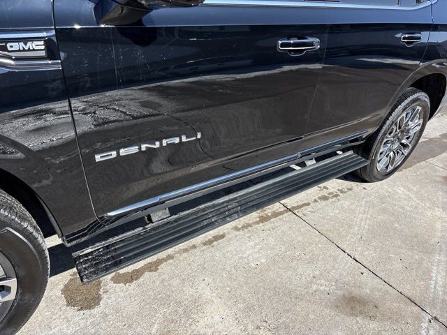 Used 2023 GMC Yukon Denali Ultimate image 14