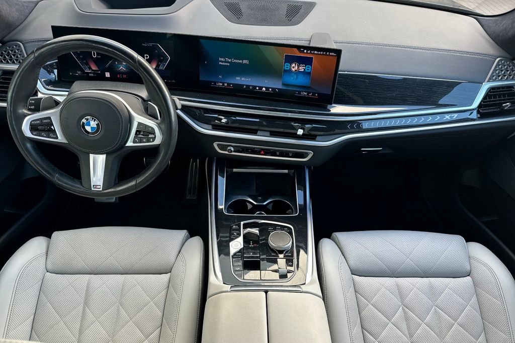 Used 2024 BMW X7 xDrive40i w/ M Sport Package AWD/4WD image 14