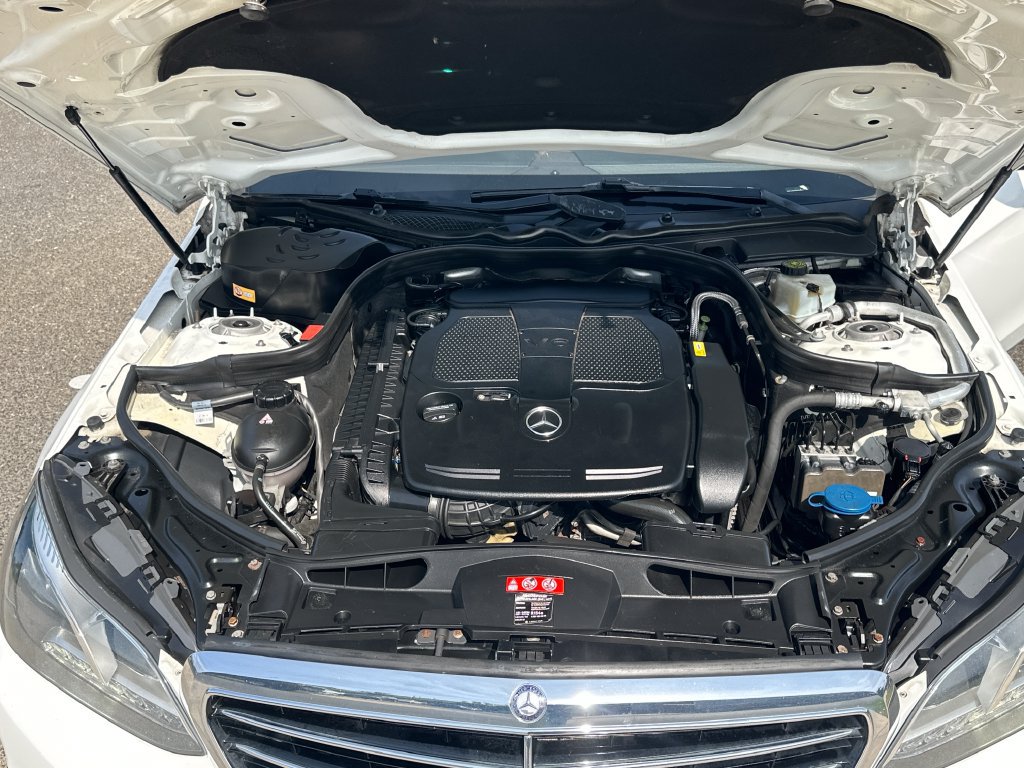 Used 2016 Mercedes-Benz E 350 4MATIC Sedan image 10