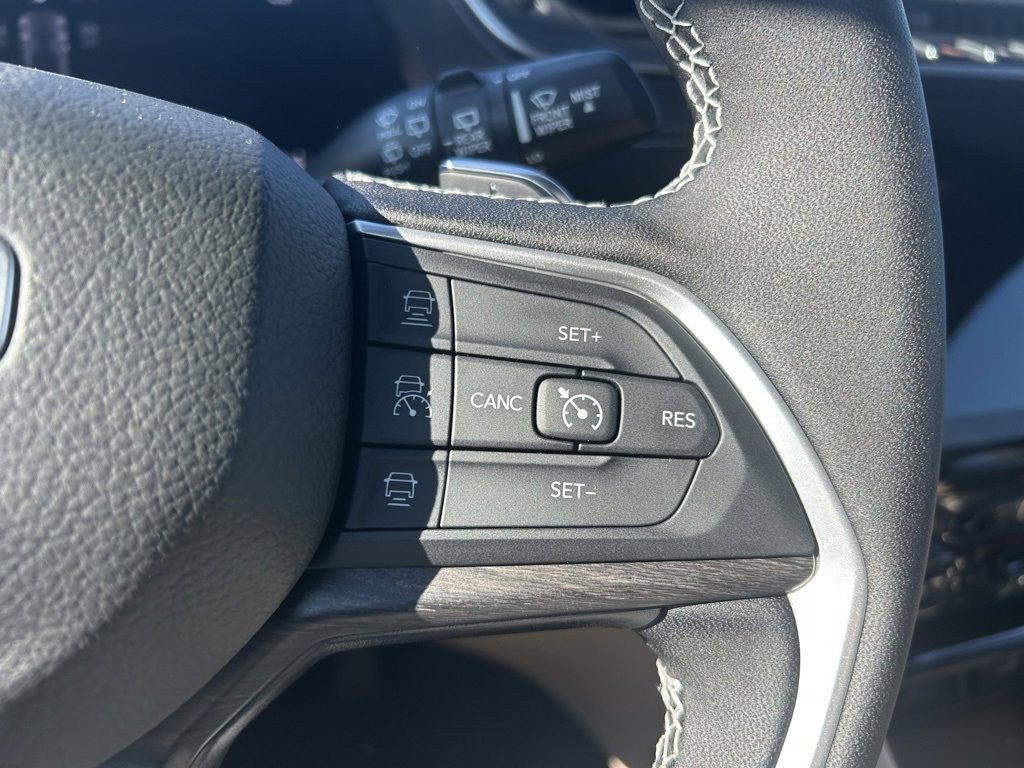 New 2025 Jeep Grand Cherokee Limited w/ Luxury Tech Group II image 19