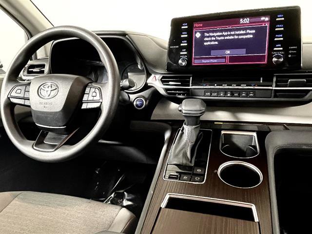 Used 2024 Toyota Sienna LE image 13