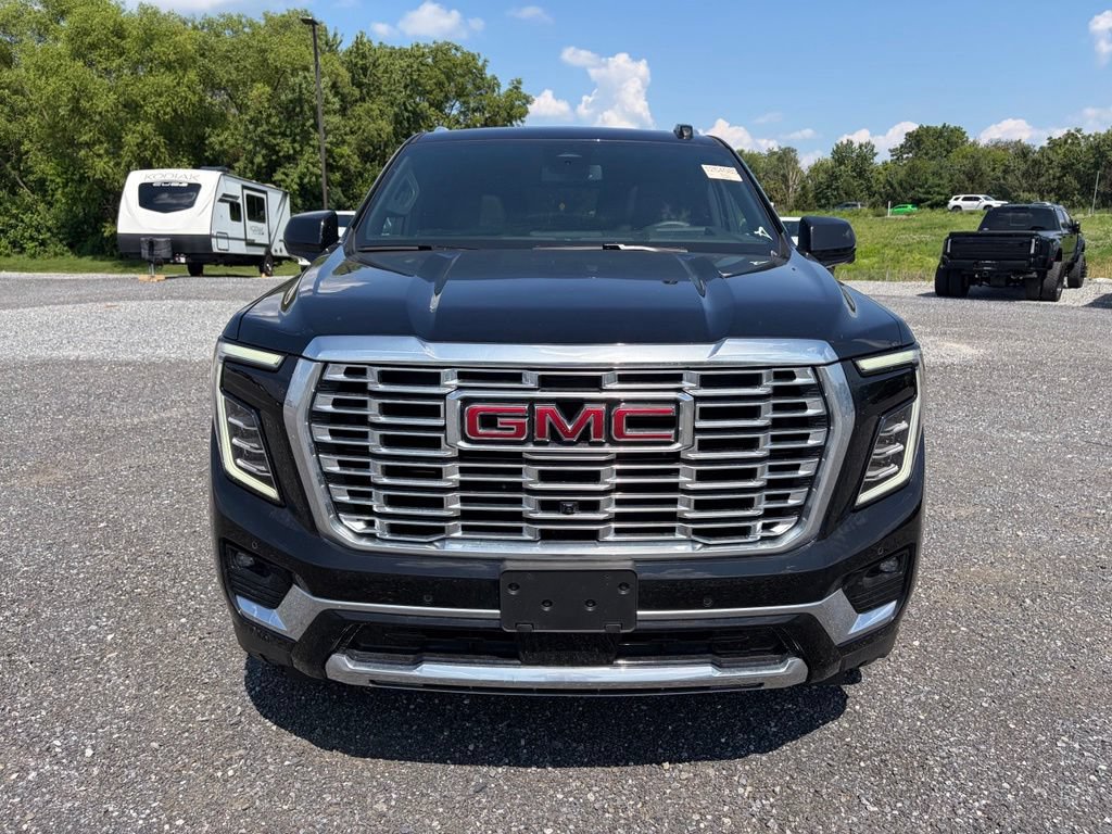 Used 2026 GMC Yukon Denali w/ Sun & Power Step Package AWD/4WD image 17