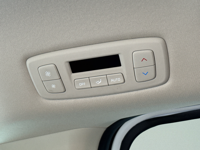 Used 2024 Kia Carnival EX FWD image 21
