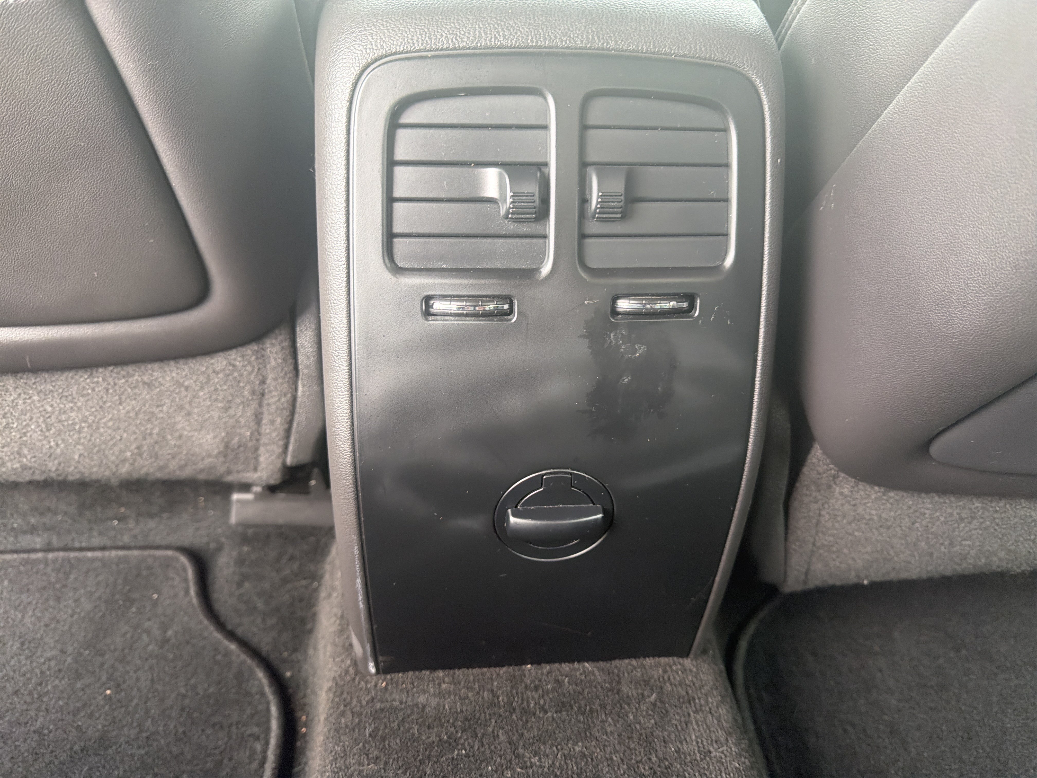 Used 2013 Lincoln MKS AWD image 22