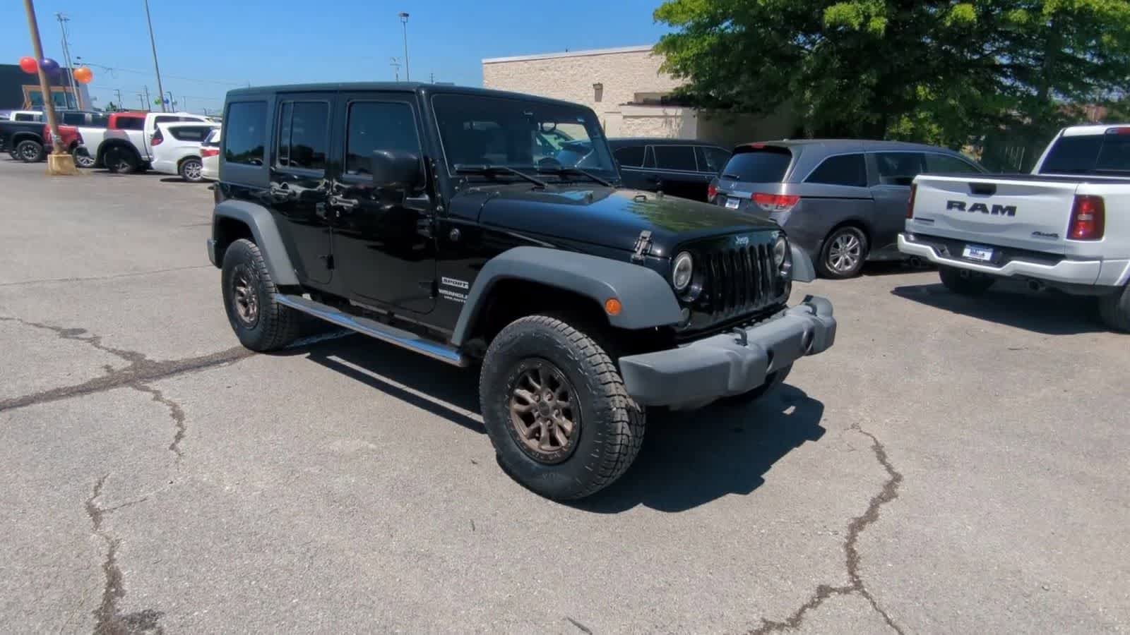 Used 2017 Jeep Wrangler Unlimited Sport w/ Connectivity Group AWD/4WD image 2