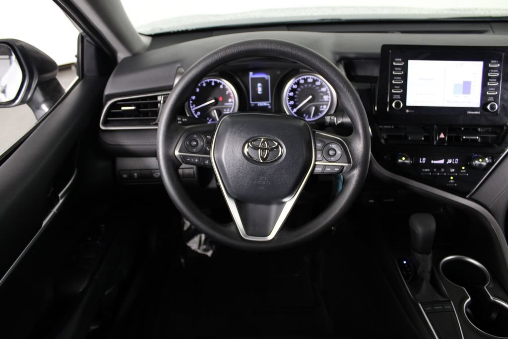 Used 2022 Toyota Camry LE FWD image 6
